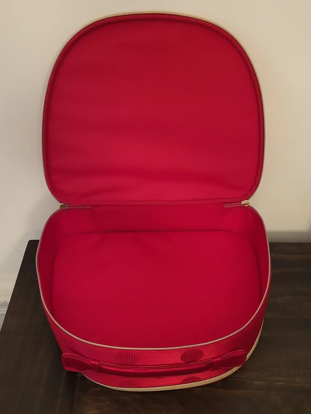 Estee Lauder 4 Pc Set, Train Case, Eye shadow Pallette, Mascara, Blush Stick